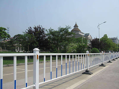 道路隔離護(hù)欄